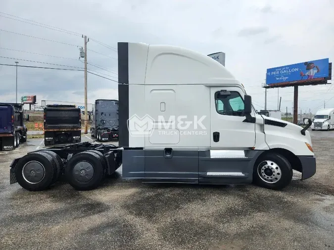 2019 FREIGHTLINER Cascadia 126