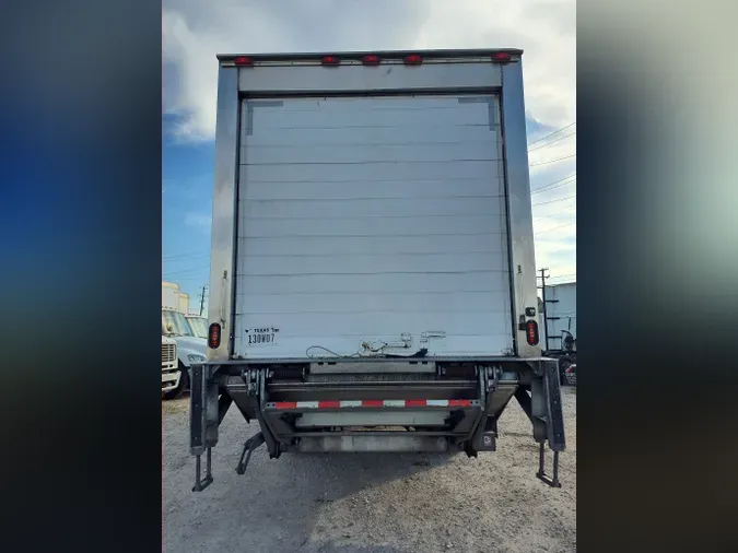 2018 FREIGHTLINER/MERCEDES M2 106