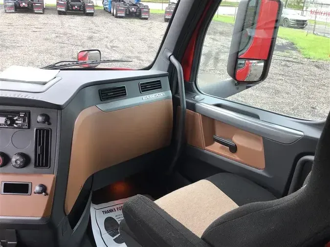 2020 FREIGHTLINER CASCADIA