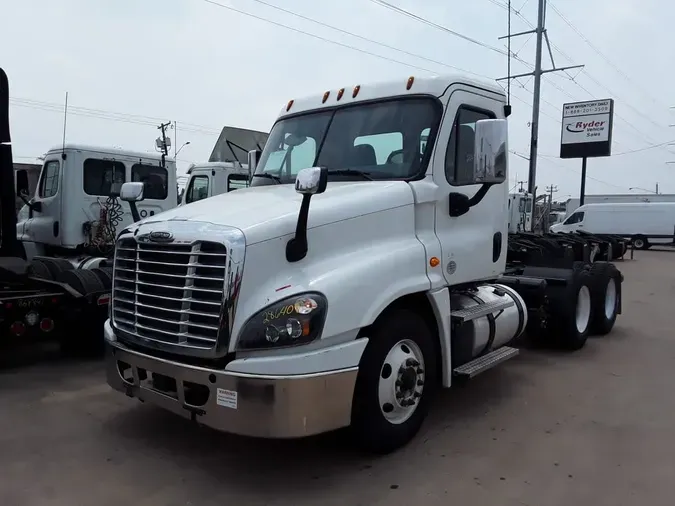 2020 FREIGHTLINER CASCADIA 1258d9a12e4f119d8e5ffb52db4635f4370
