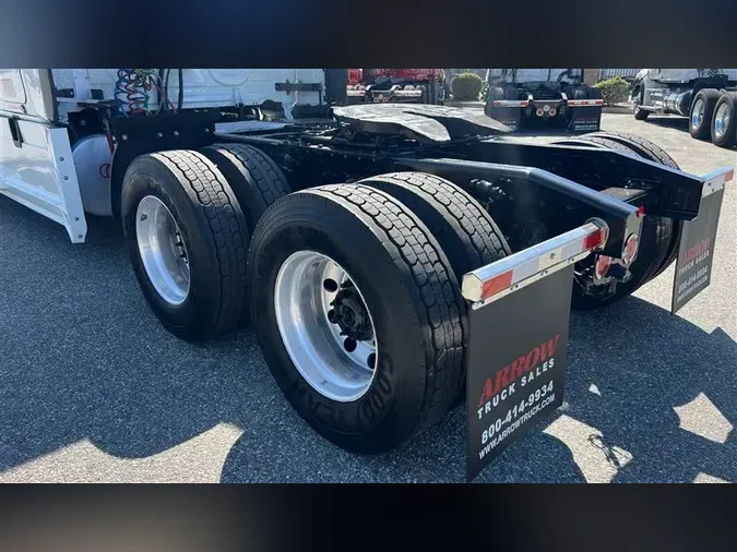 2020 FREIGHTLINER CA126