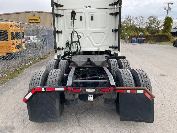 2018 Freightliner X12564ST