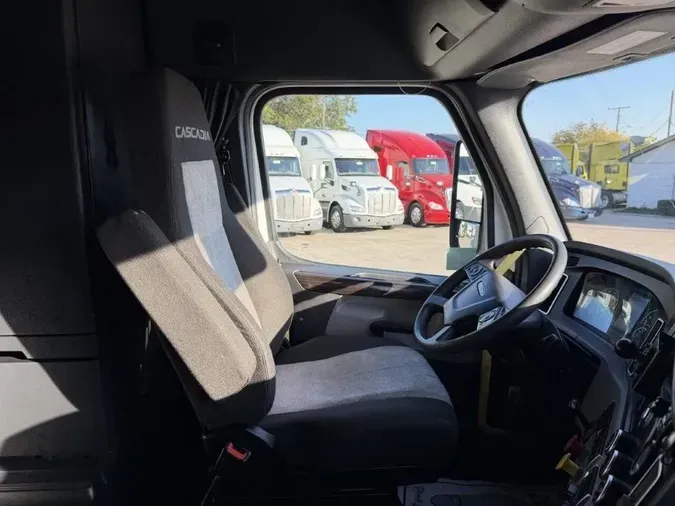 2022 Freightliner Cascadia8d9d5c022a73a41ffbf2c1bff1ba6b39