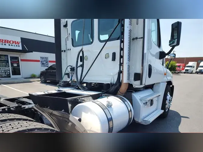2019 FREIGHTLINER CASCADIA