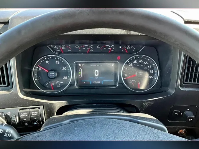 2022 INT LT625 6x4