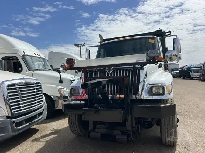 2004 INTERNATIONAL WORKSTAR 7500