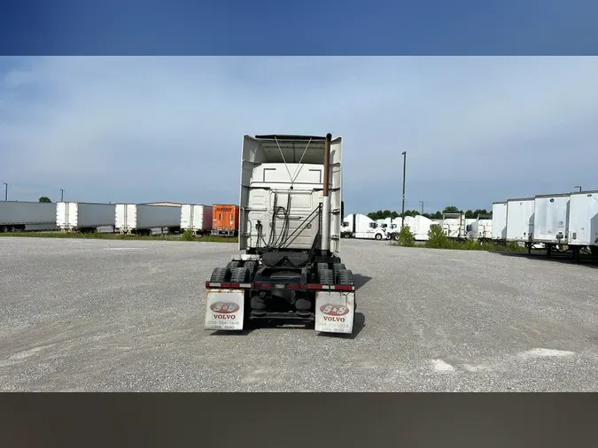 2016 Volvo VNL 740