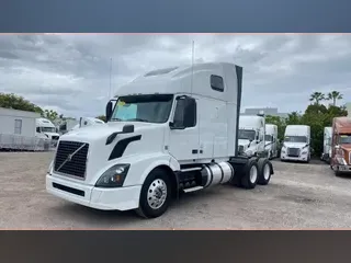 2017 Volvo Commercial VNL
