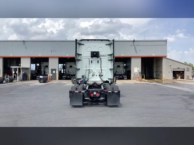 2020 Freightliner Cascadia 126