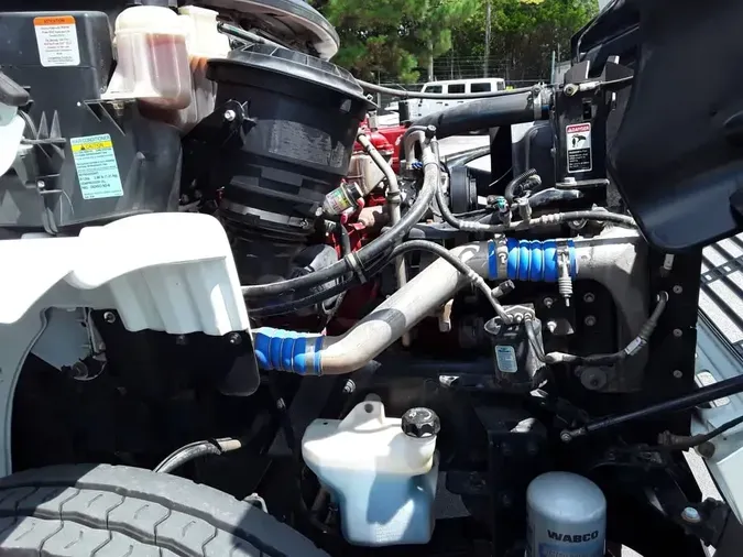 2018 FREIGHTLINER M2 106