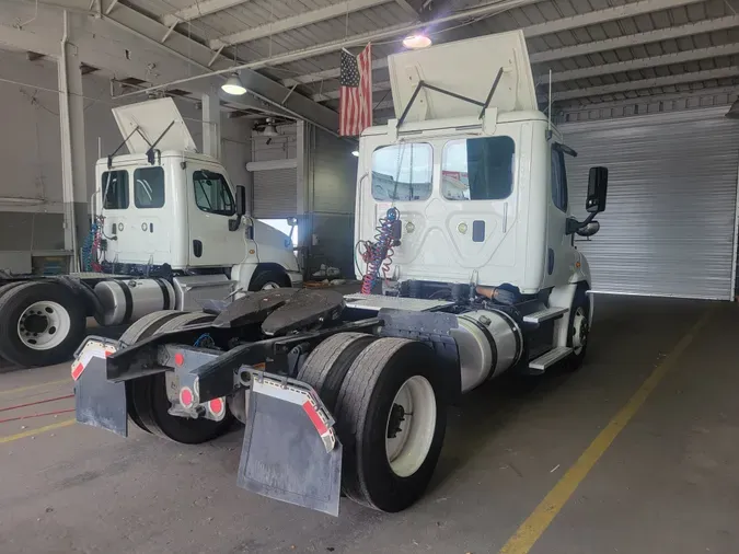 2016 FREIGHTLINER/MERCEDES CASCADIA 113