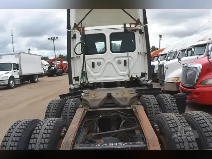 2019 FREIGHTLINER CASCADIA 126