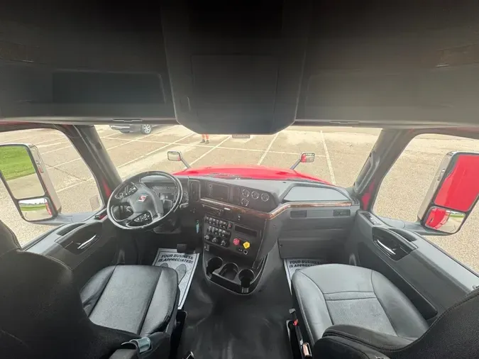 2019 INTERNATIONAL LT8db273d9646aead1b7e8f3cd462664b8