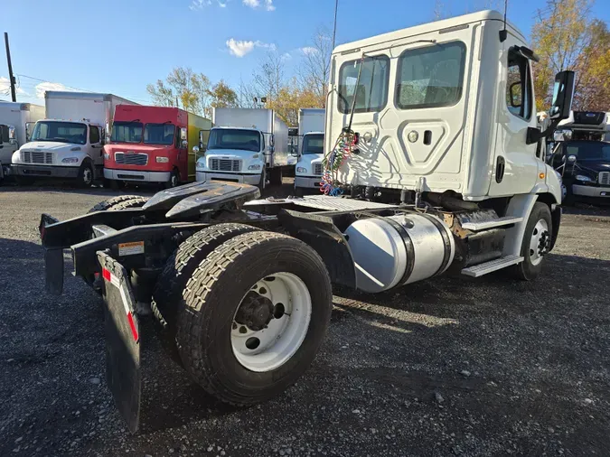 2018 FREIGHTLINER/MERCEDES CASCADIA 113