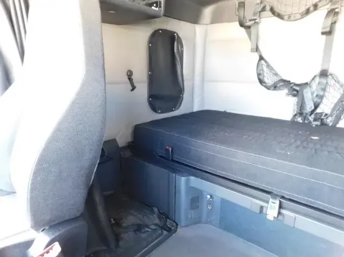 2020 Freightliner New Cascadia 126
