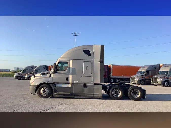 2023 Freightliner Cascadia 126