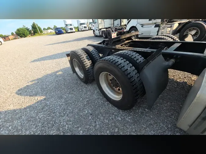 2019 Volvo VNL300