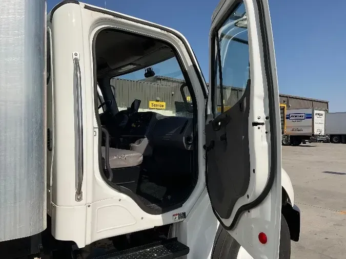 2019 Freightliner M2