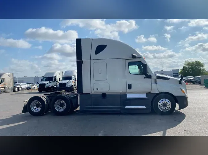 2023 Freightliner Cascadia 126
