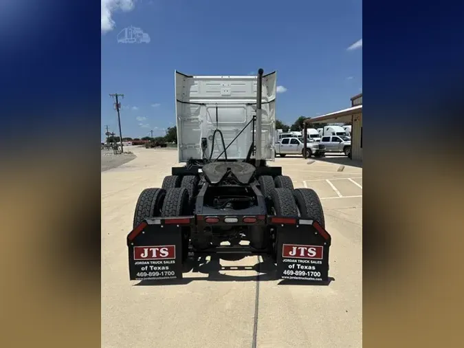 2021 VOLVO VNL64T740