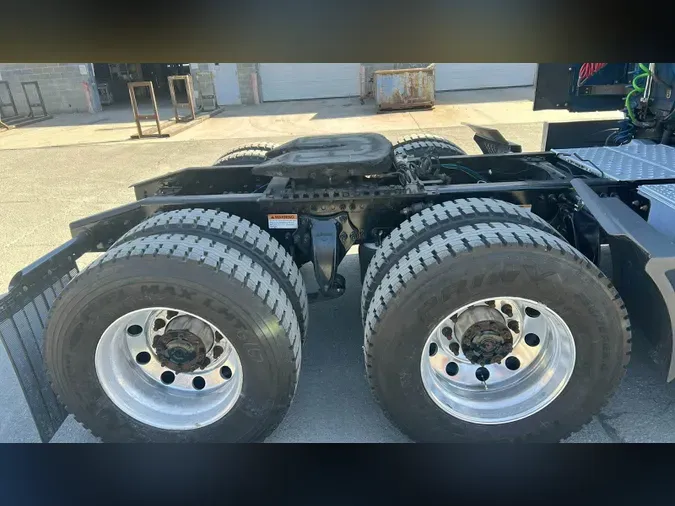 2021 Freightliner Cascadia 126