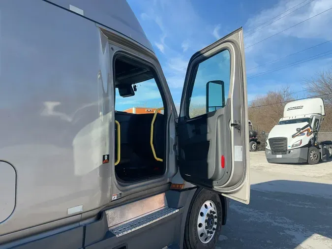 2023 Freightliner Cascadia