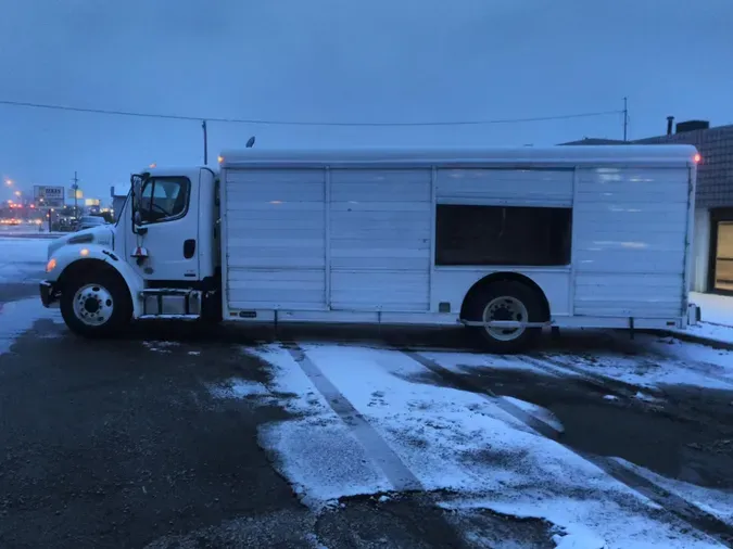 2012 FREIGHTLINER/MERCEDES M2 106