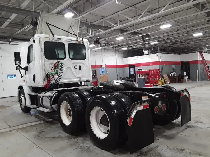 2018 FREIGHTLINER/MERCEDES CASCADIA 125