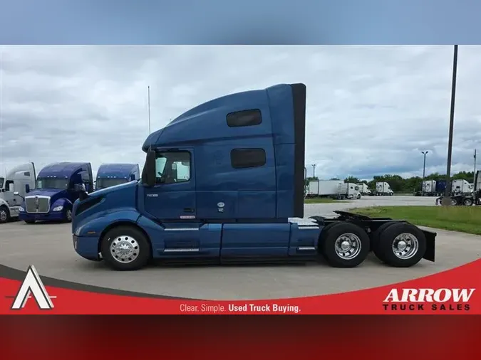 2021 VOLVO VNL760