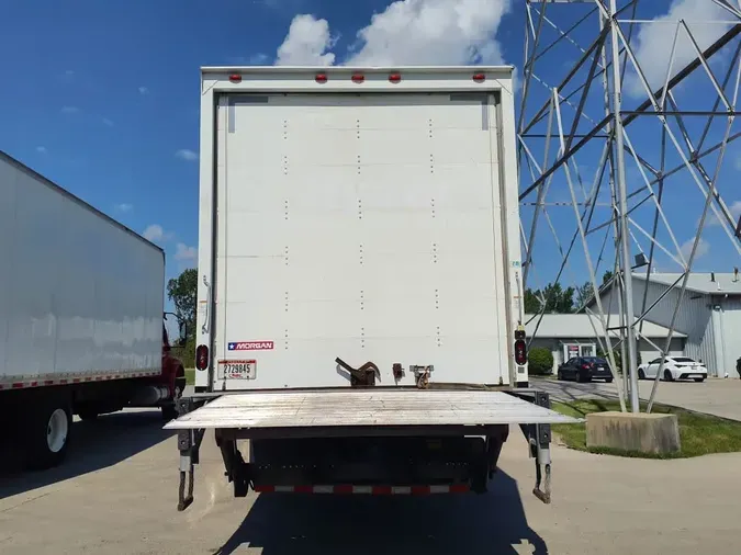 2018 FREIGHTLINER M2 106