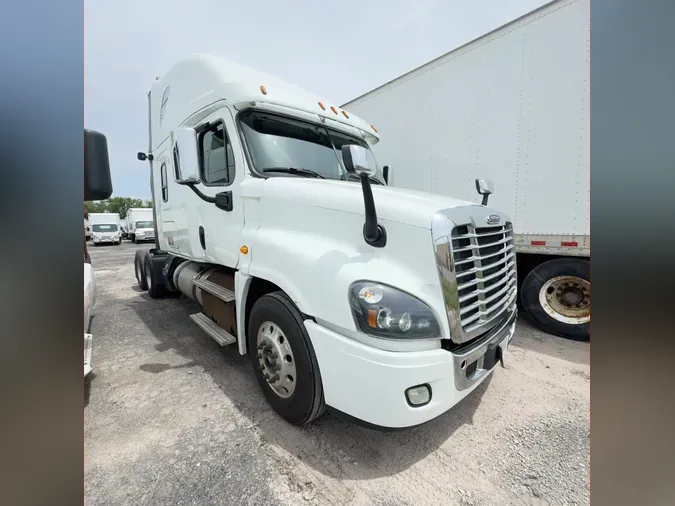 2017 FREIGHTLINER/MERCEDES CASCADIA 125