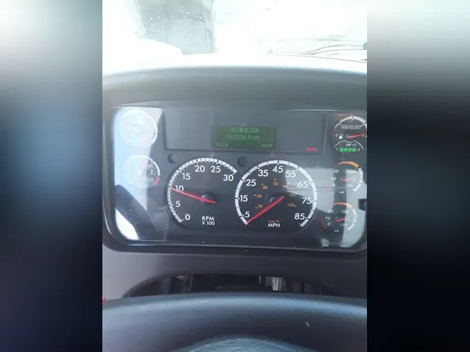 2017 FREIGHTLINER M2 106