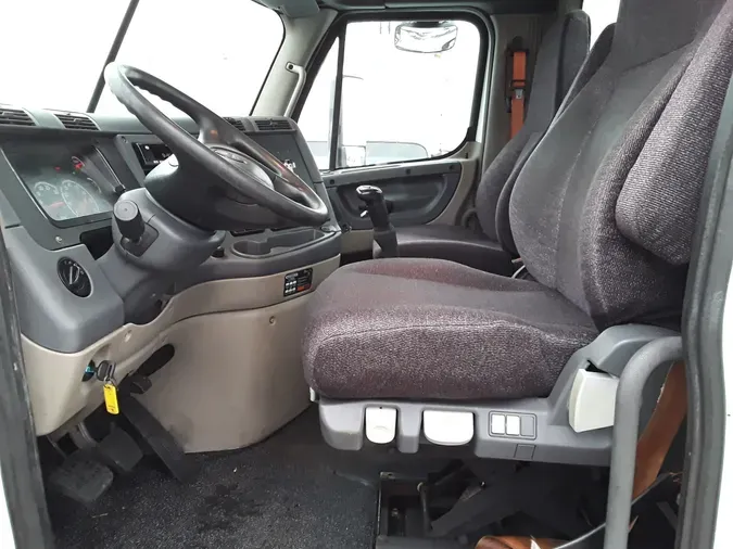 2015 FREIGHTLINER/MERCEDES CASCADIA 113