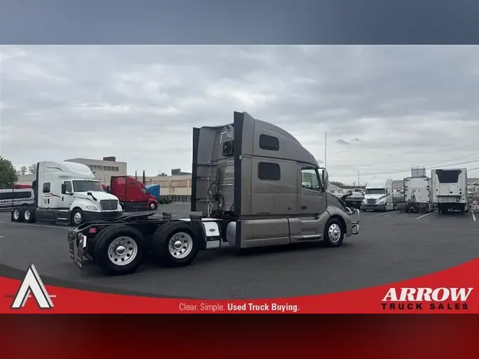 2022 VOLVO VNL860