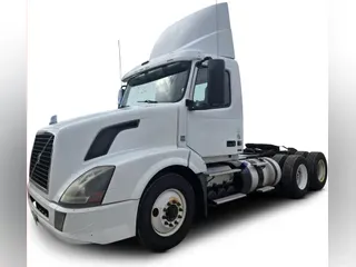 2016 Volvo VNL300