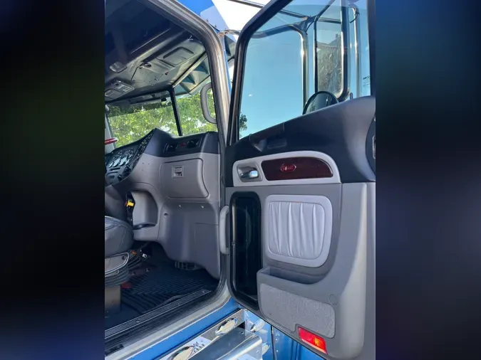 2020 Peterbilt 389