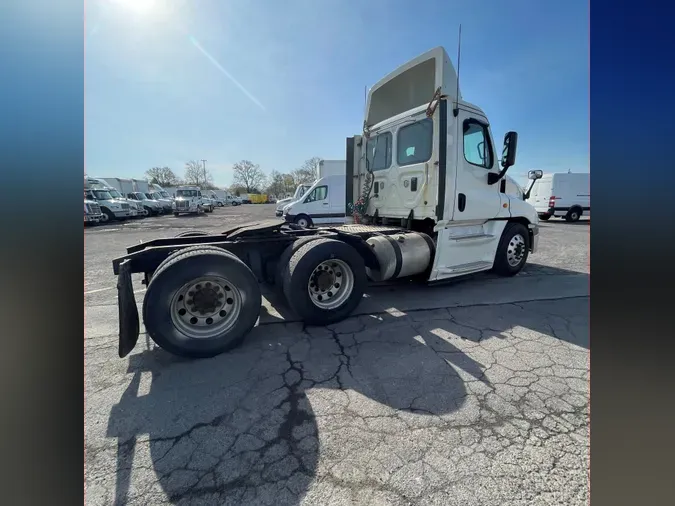 2017 FREIGHTLINER/MERCEDES CASCADIA 125