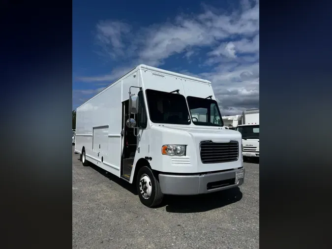 2017 FRTLR CUSTOM CHASSIS CORP MT55