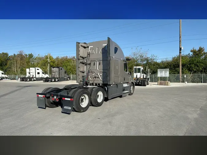 2025 Freightliner Cascadia 1268de38321691ccda8a8b3f3f642de10c4