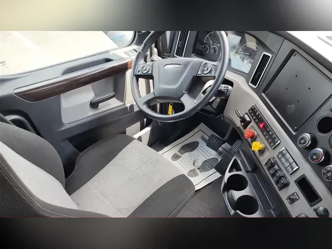 2020 FREIGHTLINER CA126
