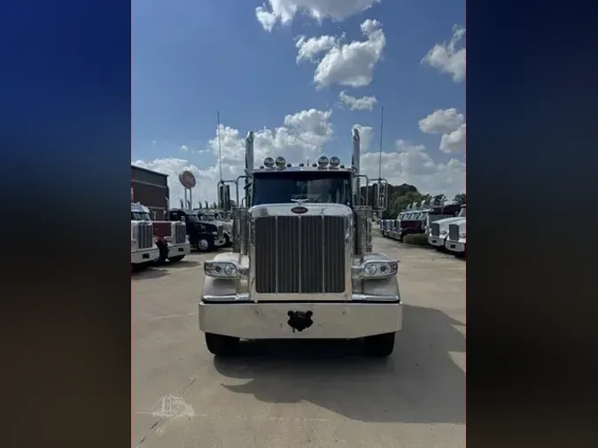 2027 PETERBILT 589