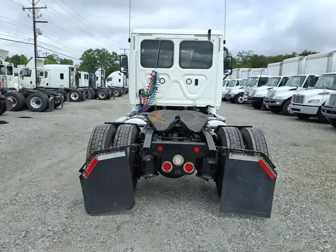 2018 FREIGHTLINER CASCADIA 113