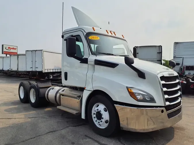 2019 FREIGHTLINER NEW CASCADIA PX12664