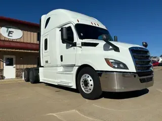 2020 Freightliner New Cascadia 126