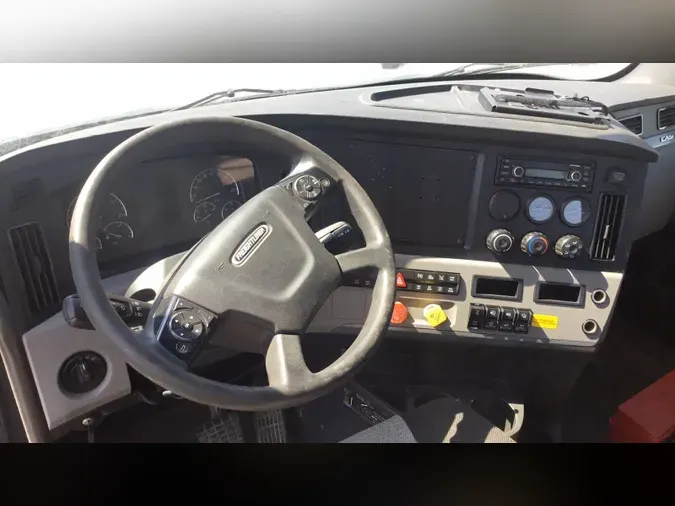 2020 Freightliner Cascadia 126