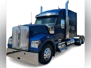 2023 Kenworth W990