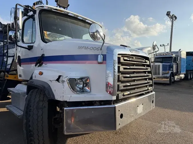 2014 FREIGHTLINER 114SD