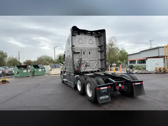 2025 Freightliner Cascadia 126