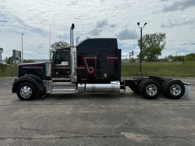 2024 Kenworth W900L