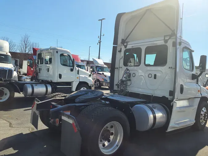 2019 FREIGHTLINER/MERCEDES CASCADIA 125